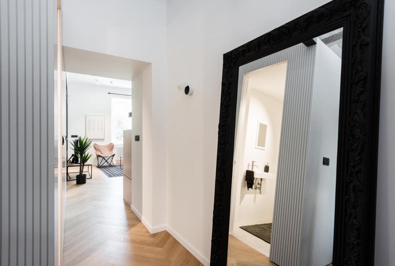 Apartments Rog Ljubljana Bagian luar foto