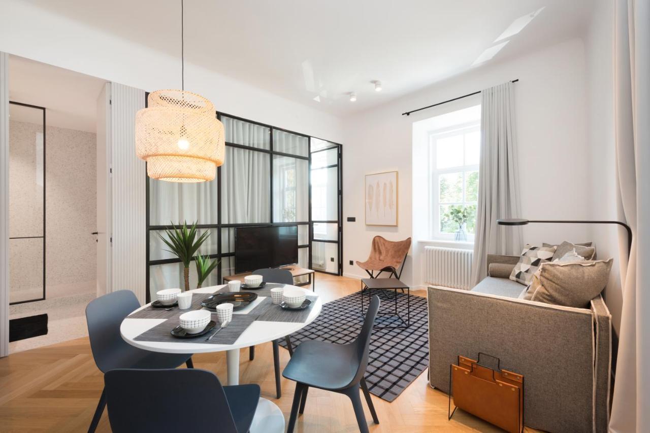 Apartments Rog Ljubljana Bagian luar foto