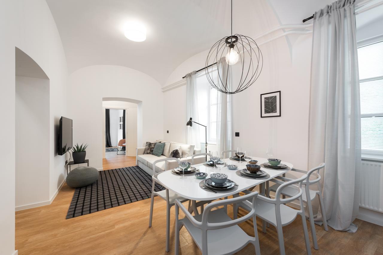 Apartments Rog Ljubljana Bagian luar foto